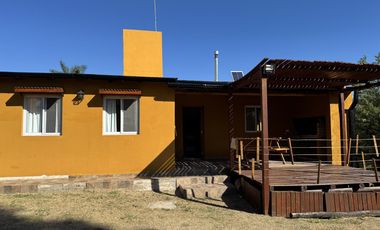 Casa con Depto y piscina Barrio San Juan I