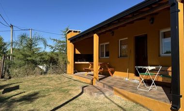 Casa con Depto y piscina Barrio San Juan I