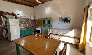Casa con Depto y piscina Barrio San Juan I