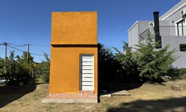 Casa con Depto y piscina Barrio San Juan I