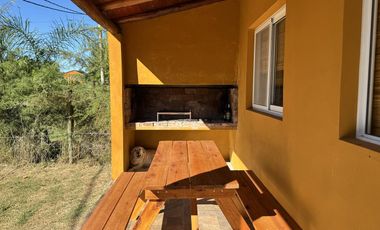 Casa con Depto y piscina Barrio San Juan I