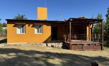 Casa con Depto y piscina Barrio San Juan I