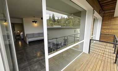 VENTA Departamento 42,15m2 deck   cochera El mercado Villa la Angostura