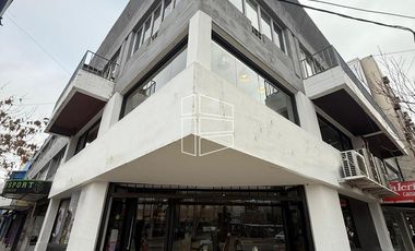 Venta - Local Comercial con ubicación estratégica en el centro de Neuquén - L025