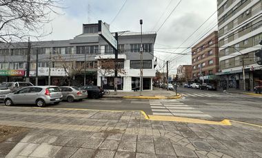 Venta - Local Comercial con ubicación estratégica en el centro de Neuquén - L025