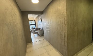 Venta - Local Comercial con ubicación estratégica en el centro de Neuquén - L025