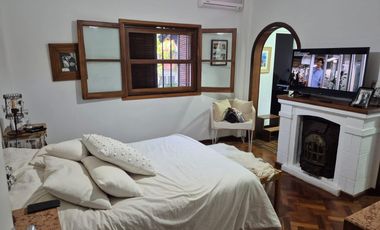 Casa en Acas.-B.Parque Aguirre