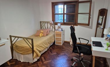 Casa en Acas.-B.Parque Aguirre