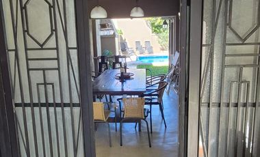 Casa en Acas.-B.Parque Aguirre