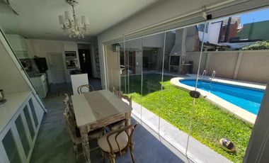 Casa en Acas.-B.Parque Aguirre