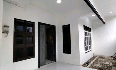 Disewakan Rumah Cantik Lokasi Pondok Jati dekat Toll Sidoarjo