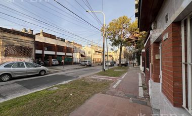 Venta PH 3 ambientes con patio en Wilde