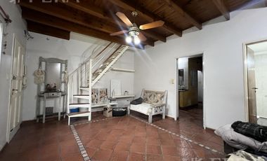 Venta PH 3 ambientes con patio en Wilde