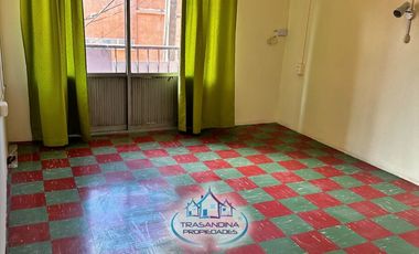 CASA Habitacional con 2 Locales Comerciales – Zona Central