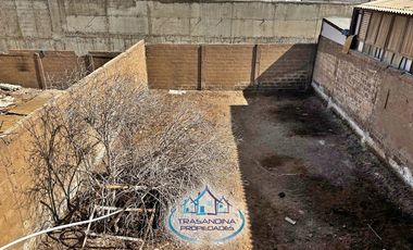 CASA Habitacional con 2 Locales Comerciales – Zona Central