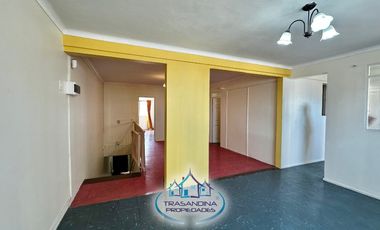 CASA Habitacional con 2 Locales Comerciales – Zona Central