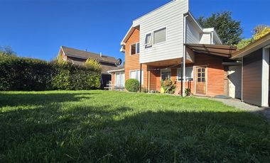 Casa en Venta en Altos de Puerto Varas
