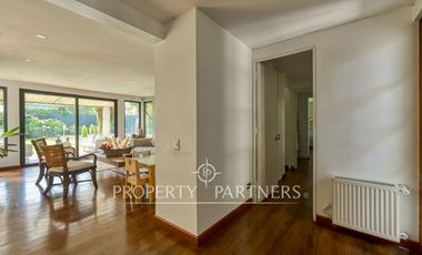 Preciosa casa remodelada en la Dehesa central.