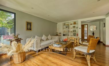 Preciosa casa remodelada en la Dehesa central.