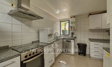 Preciosa casa remodelada en la Dehesa central.