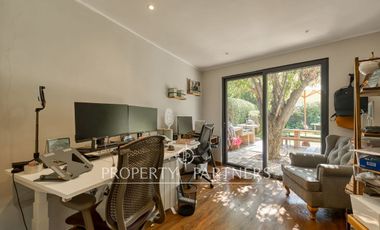 Preciosa casa remodelada en la Dehesa central.