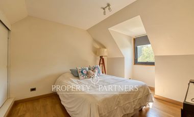 Preciosa casa remodelada en la Dehesa central.