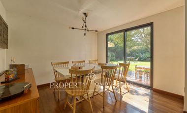 Preciosa casa remodelada en la Dehesa central.