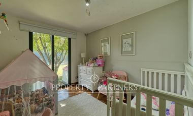 Preciosa casa remodelada en la Dehesa central.