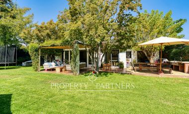 Preciosa casa remodelada en la Dehesa central.