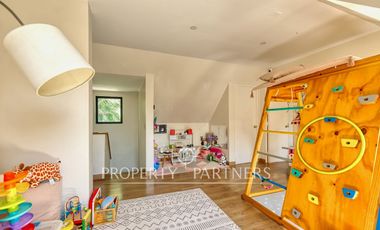 Preciosa casa remodelada en la Dehesa central.