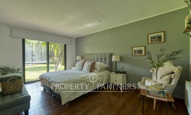 Preciosa casa remodelada en la Dehesa central.