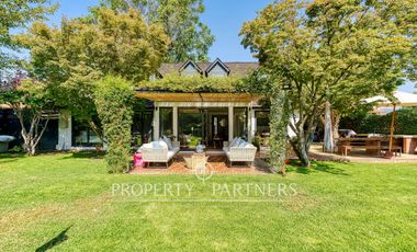 Preciosa casa remodelada en la Dehesa central.