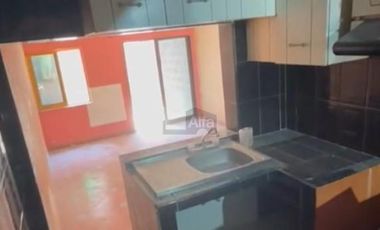 Casa sola en venta en Ejército del Trabajo, Chicoloapan, México.