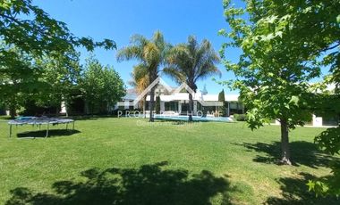 EXCELENTE CASA MEDITERRÁNEA Y PRECIOSO PAISAJISMO LAS BRISAS
