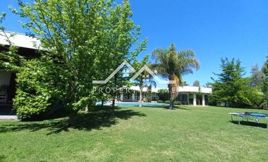 EXCELENTE CASA MEDITERRÁNEA Y PRECIOSO PAISAJISMO LAS BRISAS