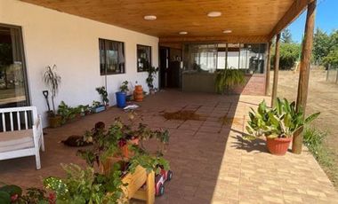 CASA EN VENTA DE 5 DORM. EN MAULE