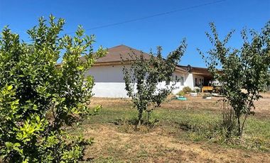 CASA EN VENTA DE 5 DORM. EN MAULE