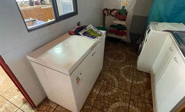 CASA EN VENTA DE 5 DORM. EN MAULE