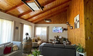 CASA EN VENTA DE 5 DORM. EN MAULE