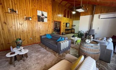 CASA EN VENTA DE 5 DORM. EN MAULE