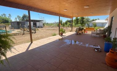 CASA EN VENTA DE 5 DORM. EN MAULE