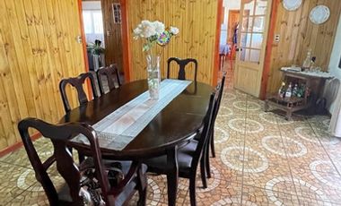 CASA EN VENTA DE 5 DORM. EN MAULE