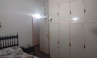 Casa en esquina, con potencial comercial!