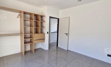 Casa en alquiler en Los Sauces, Nordelta