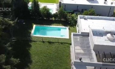 Venta/Alquiler - Casa - Barrio Cerrado - Santa Juana - Canning
