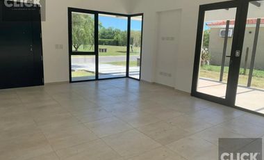 Venta/Alquiler - Casa - Barrio Cerrado - Santa Juana - Canning