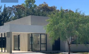 Venta/Alquiler - Casa - Barrio Cerrado - Santa Juana - Canning