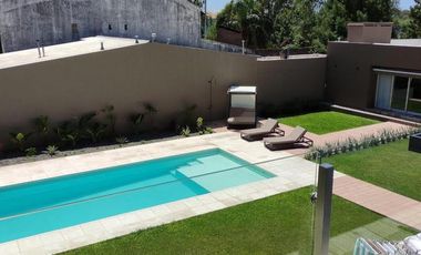 IMPORTANTE CASA CONSTRUIDA SOBRE TERRENO DE 2.000 M2
