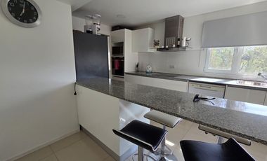 VENTA DEPARTAMENTO semipiso de 3 dormitorios,  en Barrio Gamma, Neuquén Capital