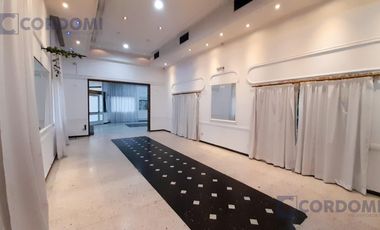 Alquiler de Local en Lanús Este 380 m2 en Esquina